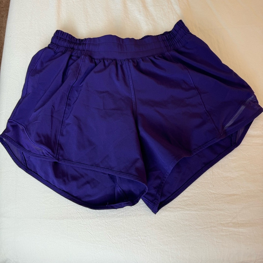 Lululemon Hotty Hot shorts 4”